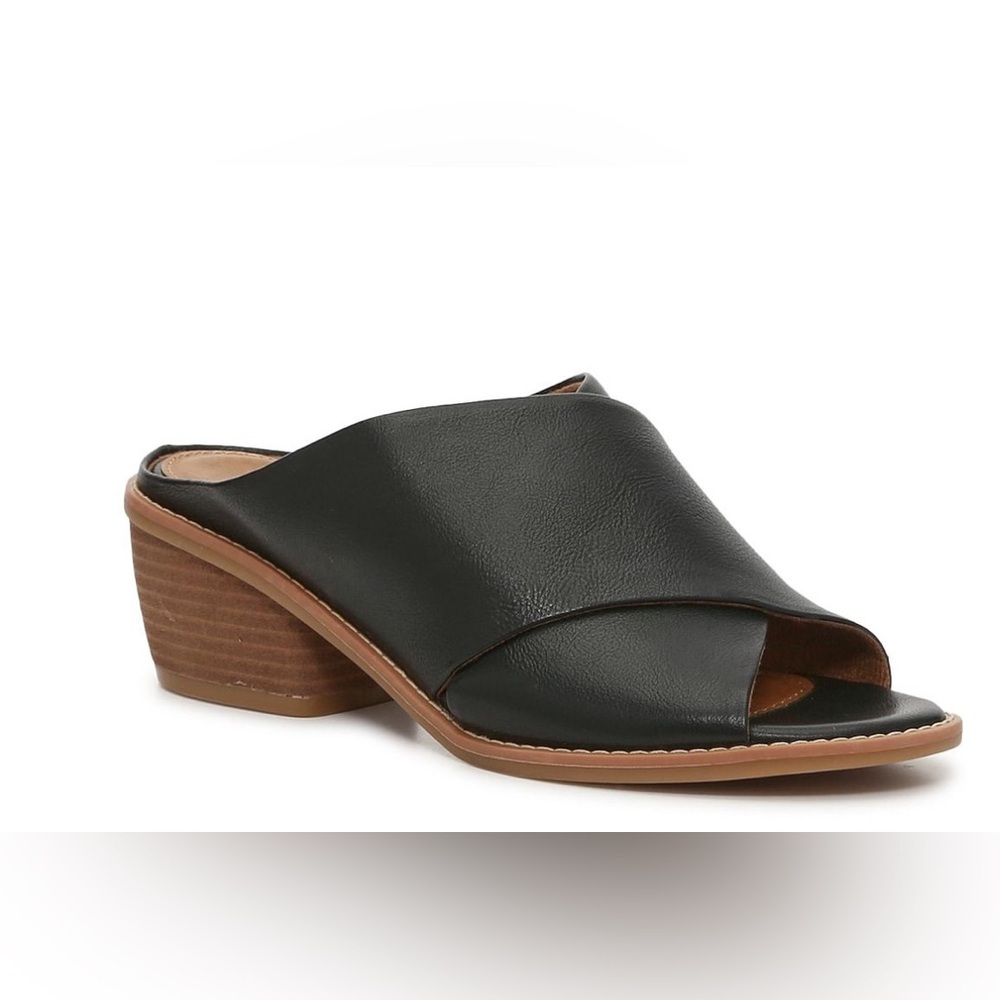 Sofft Black Leather Crossband Open-Toe Block Heel Sandals